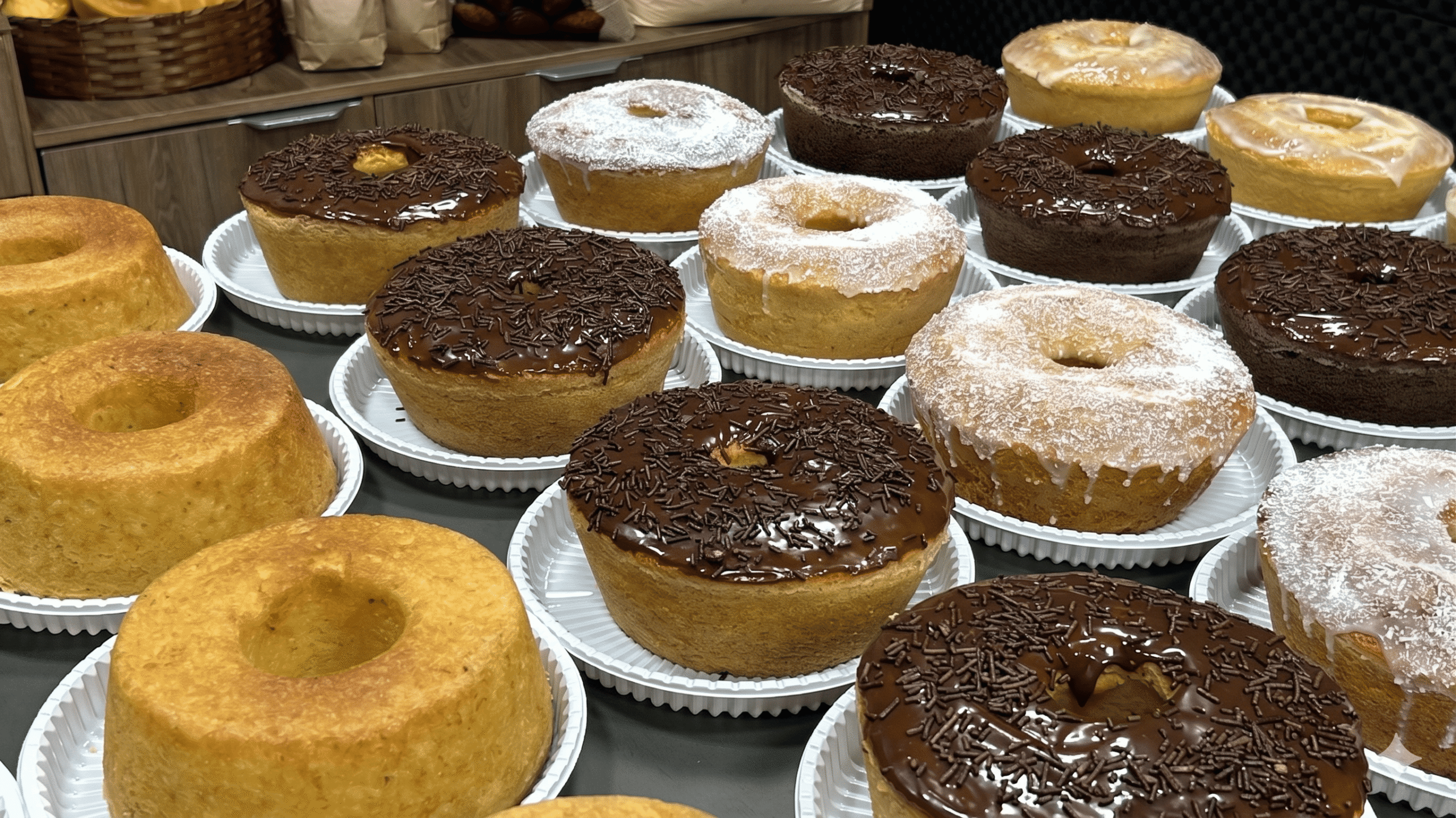 10 Sabores de Bolos Caseiros com a Mesma Massa