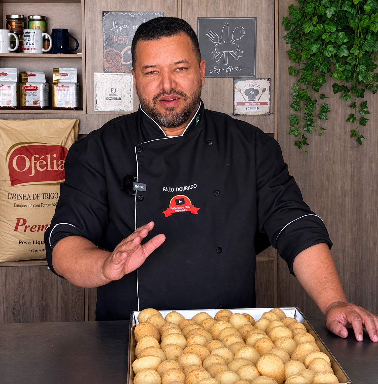 Pão de queijo congelado pronto para assar