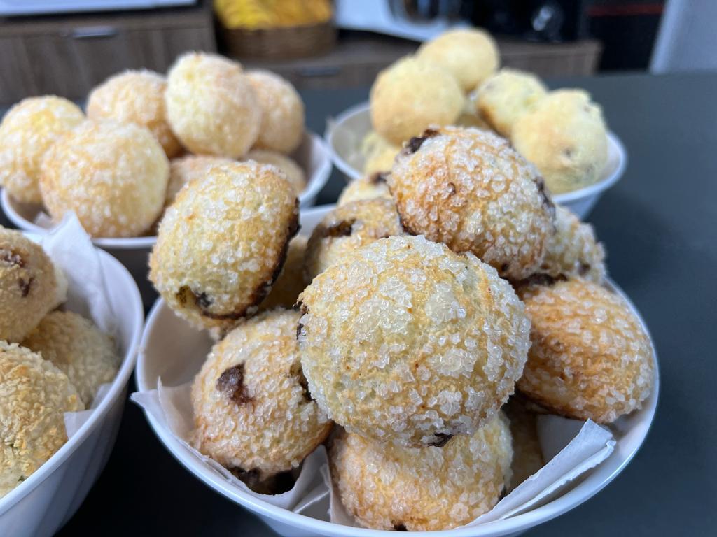 Pão de queijo recheado